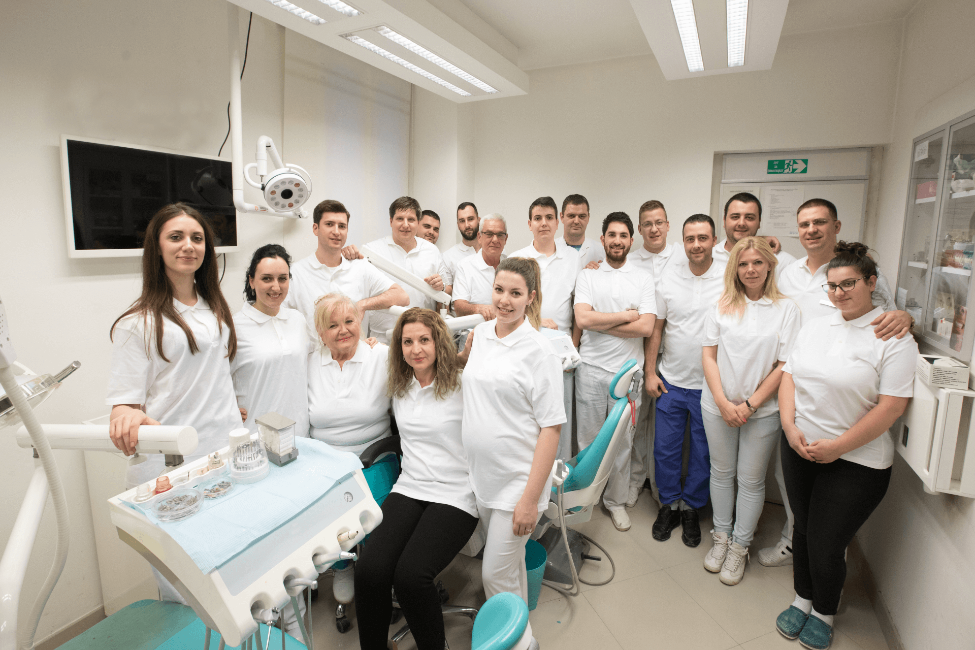 Equipe professionnelle de DENTELITE Pro